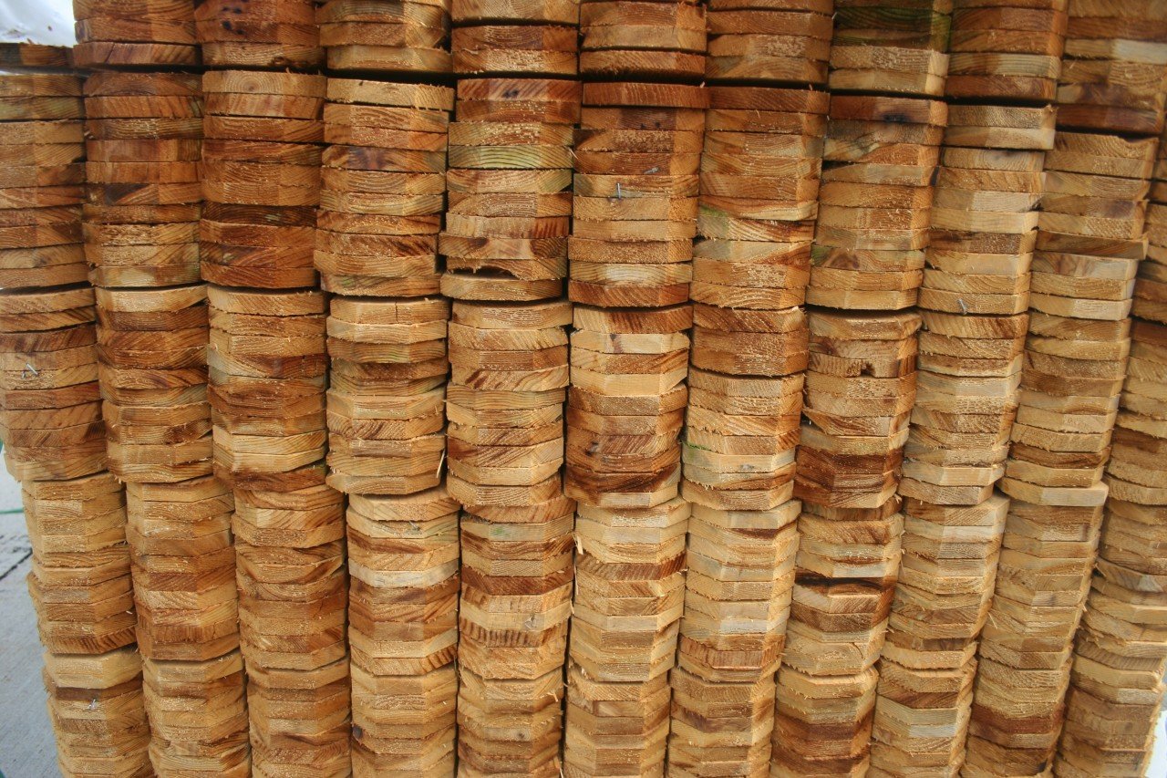 5/8" x 5-1/2" x 6' Japanese Cedar/Sugi French Gothic Cut Picket for Wood Fences