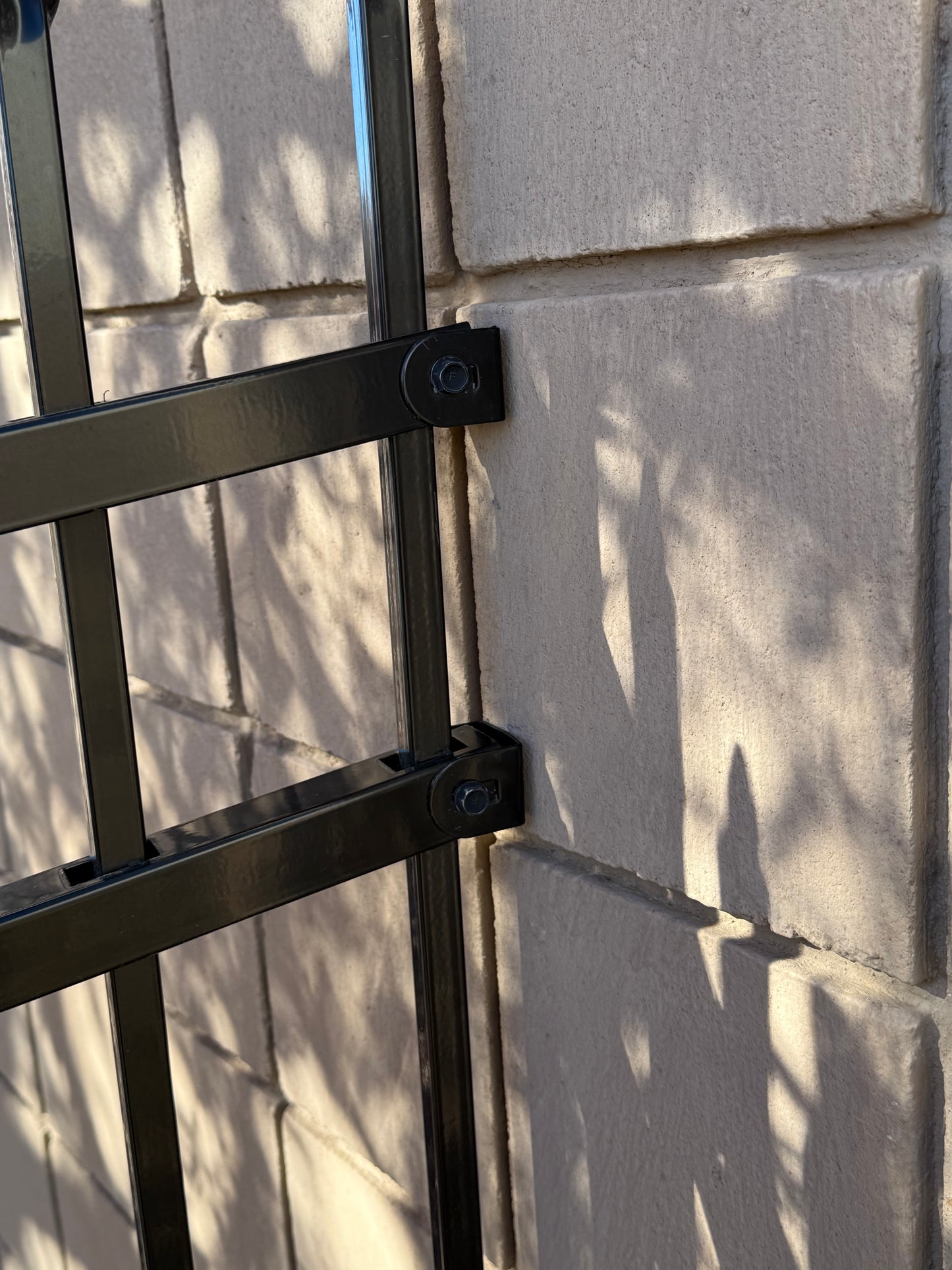 Flat/Flush Mount Bracket for Ornamental Steel/Iron Fences
