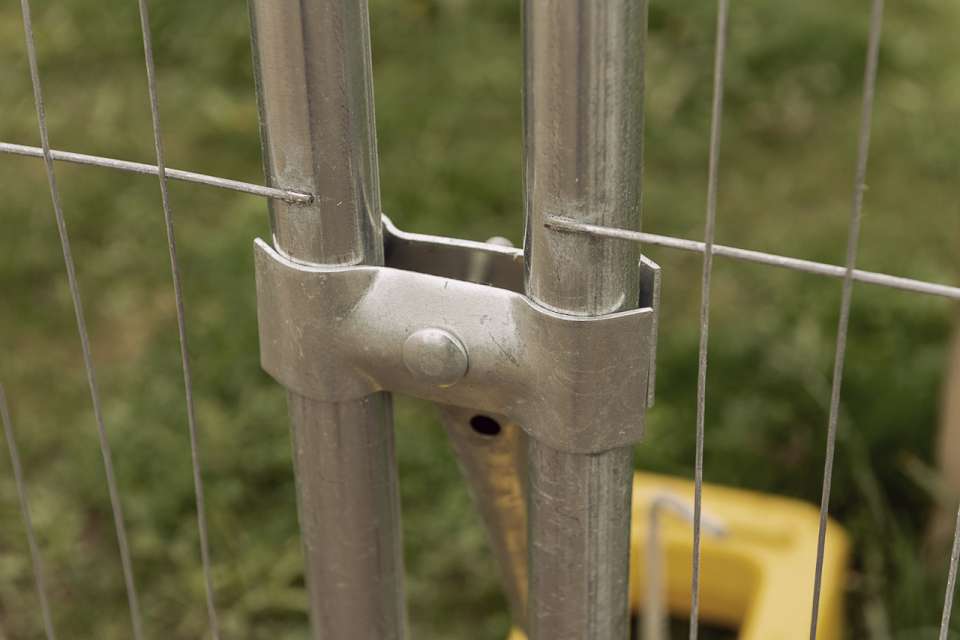 42/42 Security Coupler for Temporary Fence Panels