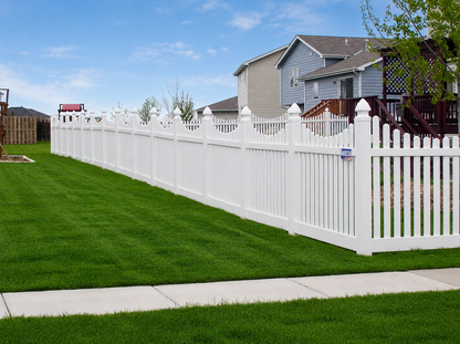 [PRICE PER FOOT] 4' Tall Underscallop AFC-97 Vinyl Fence